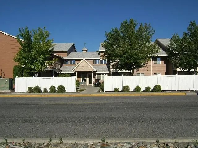 Building Photo - 703 Quince St