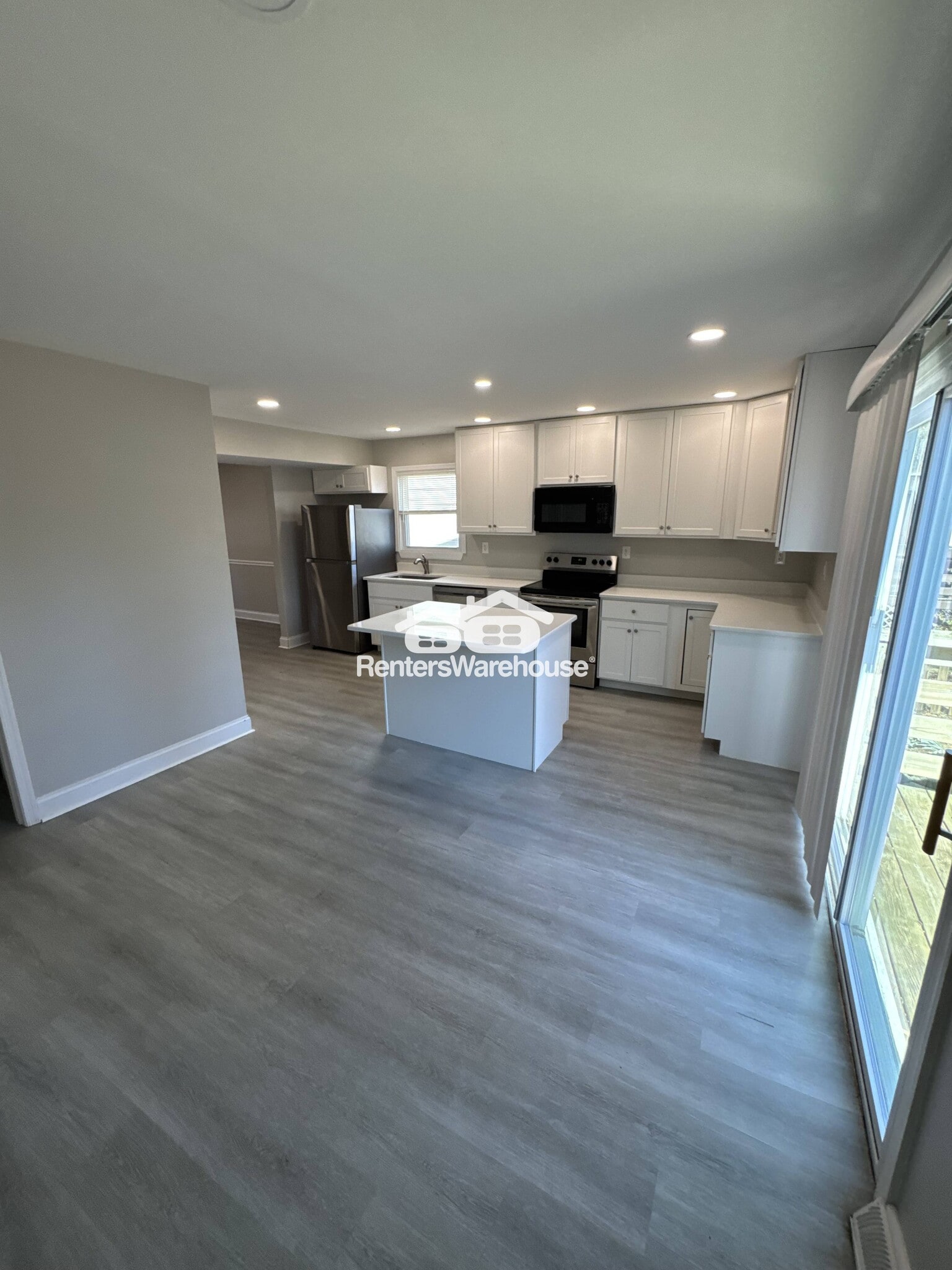 Building Photo - 647 Saltzman Rd