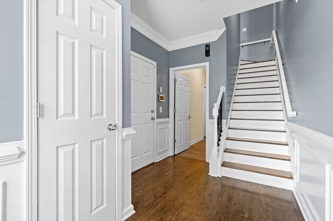 Building Photo - 2301 Marion Walk Dr SE