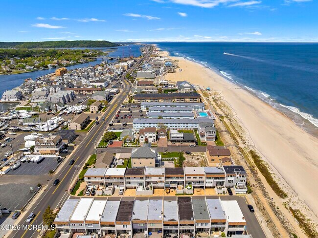 Building Photo - 1201 Ocean Ave