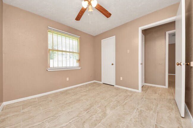 Building Photo - 16423 Monte Carlo Ln