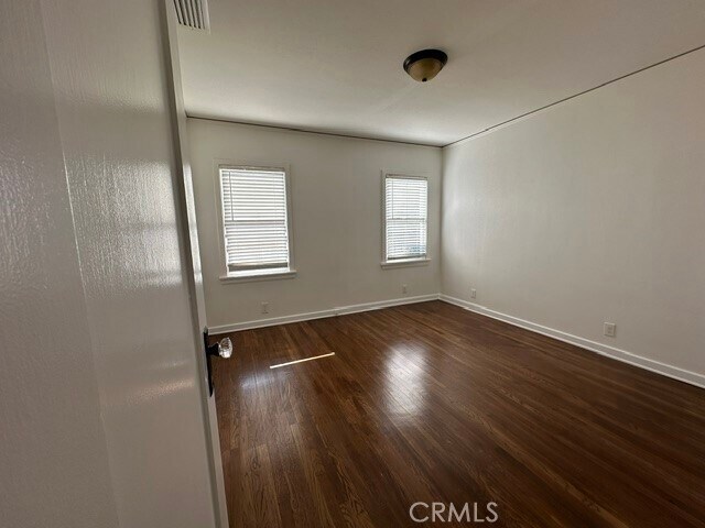 Building Photo - 1054 N Euclid Ave