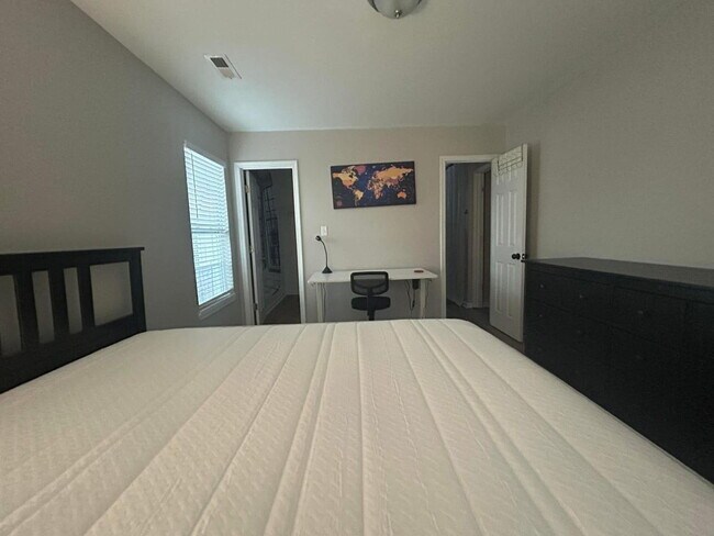 Building Photo - The Briana | Large, Spacious Rooms with Work Desks Near South End
