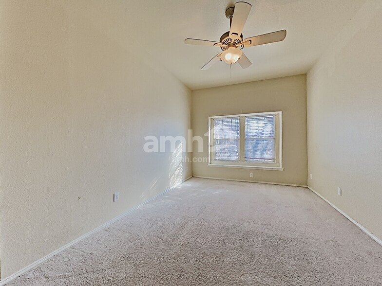 Building Photo - 1637 Myrtle Dr