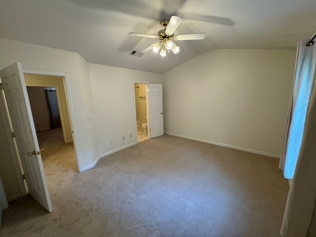 Building Photo - Great Franklin Condo in Hardison Hills!