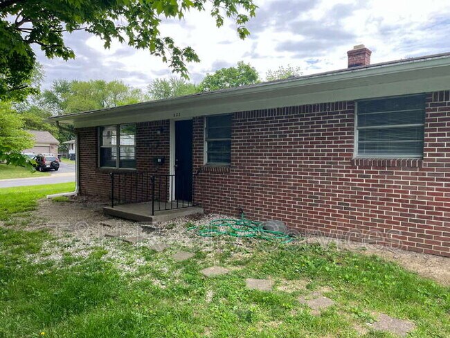 Building Photo - 622 Brewer Pl