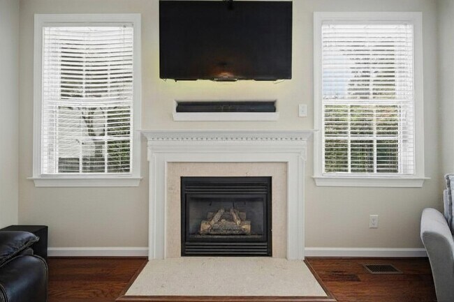 Building Photo - 1177 Treefern Dr