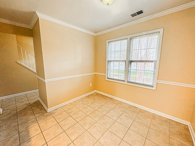 Building Photo - Relaxing 3 Bed 2 Bath Brick Townhome With Fenced Yard In Beautiful Franconia Commons