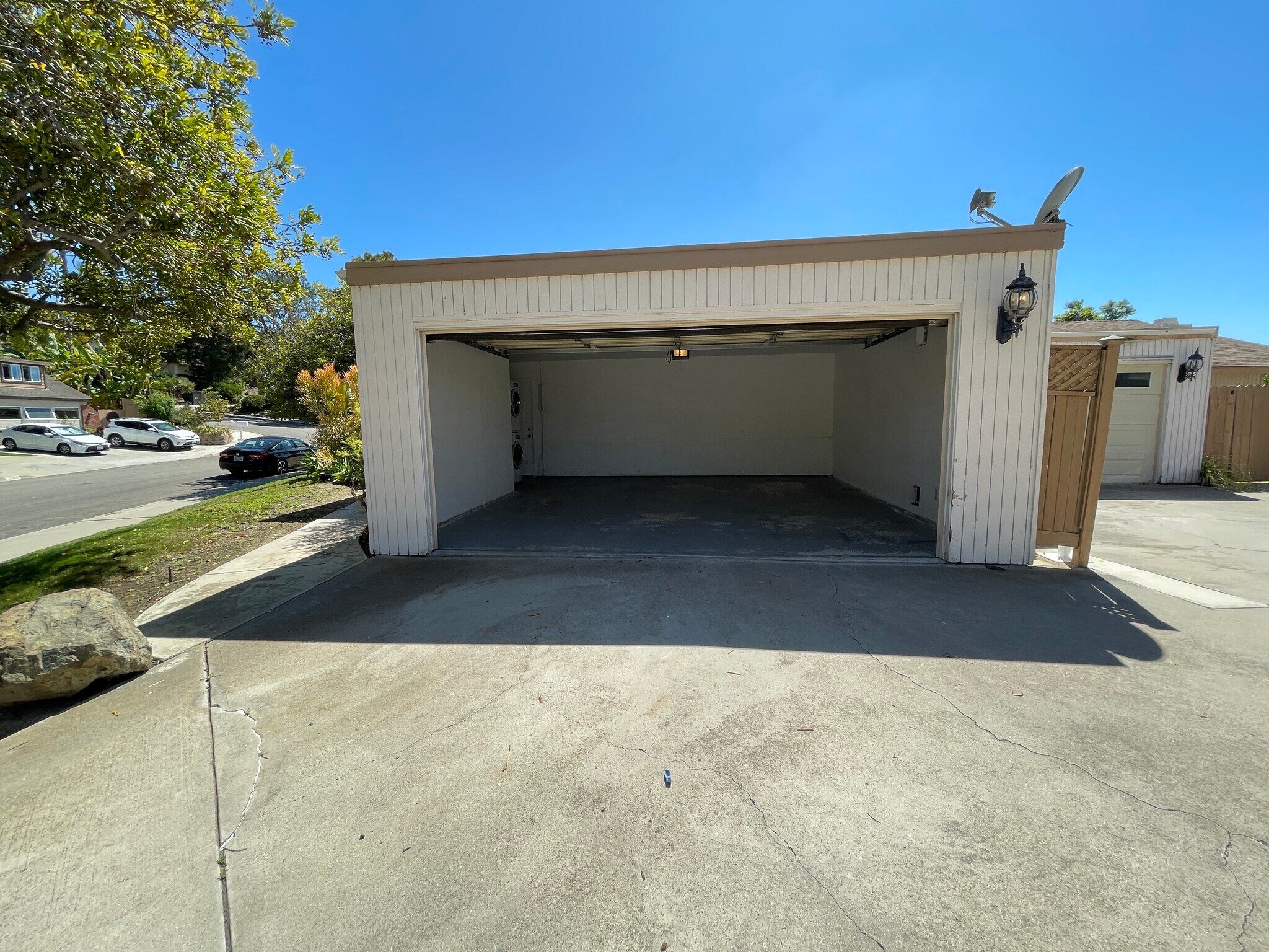 Building Photo - 2802 Cazadero Dr