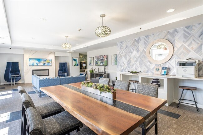 Building Photo - 100 Stockton St