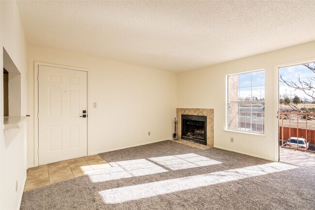 Building Photo - Cozy Condo