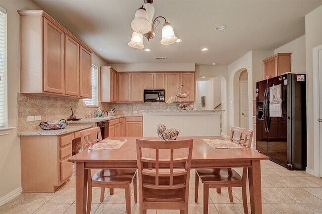 Building Photo - 2832 Gooseberry Dr