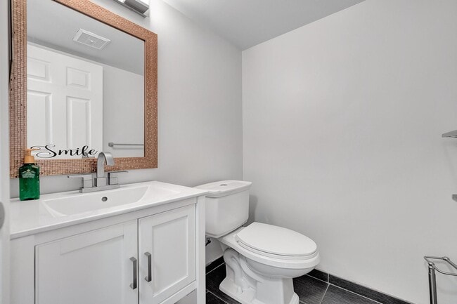 Building Photo - 41705 Broquet Dr