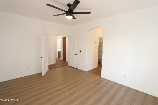 Building Photo - 7808 S 5th Ave