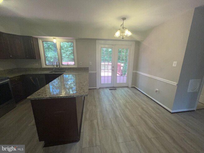 Building Photo - 6463 Honey Tree Ct