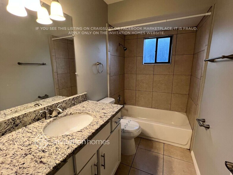 Building Photo - 517 Eastport Dr