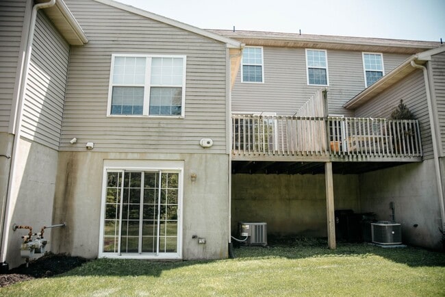 Building Photo - 746 Mt Gretna Rd
