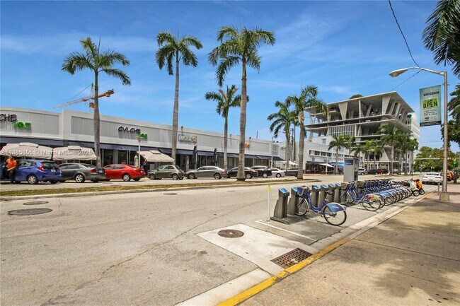 Building Photo - 1620 West Ave