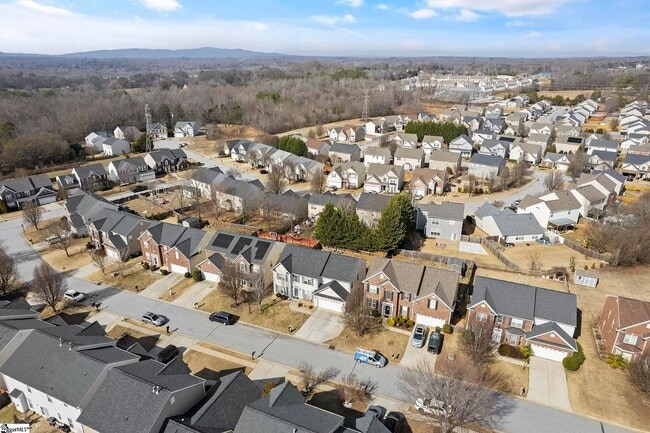 Building Photo - 5 Bed, 3 Bath Home Available in Greer