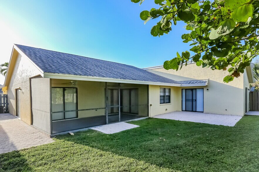 Building Photo - 21080 Woodspring Ave