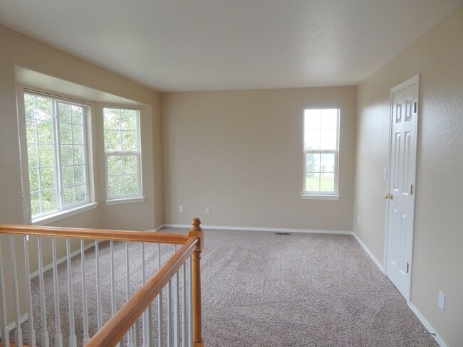 Building Photo - 203 Cleopatra St