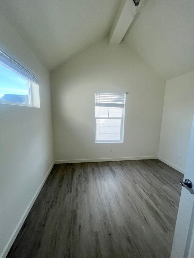 Building Photo - UPCOMING 3 BED 2 BATH HOME AVAILABLE 3/16/2026!!