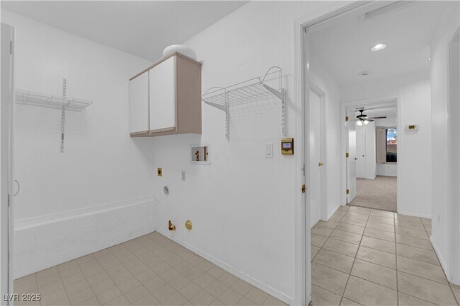 Building Photo - 9424 W Gold Mountain Ave