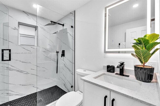 Building Photo - 923 NW 110th St