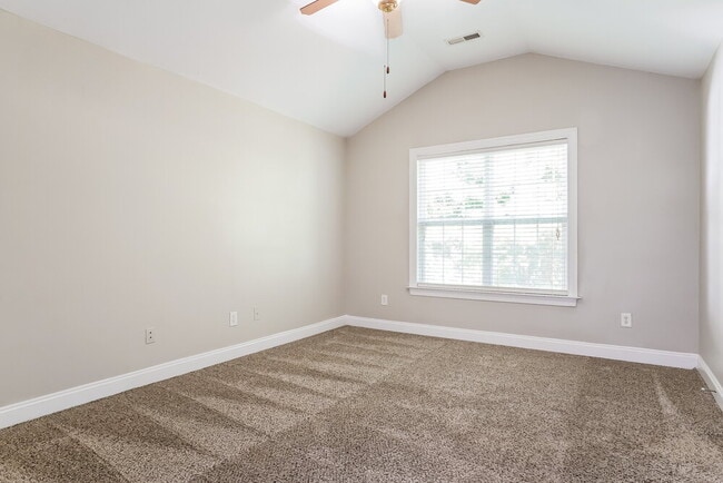 Building Photo - 329 Braxman Ln