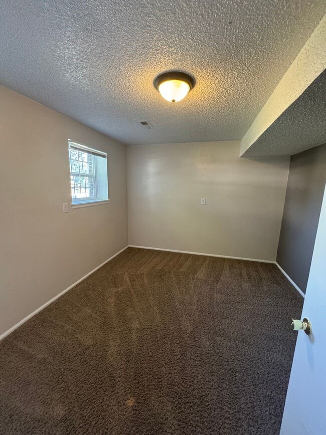 Building Photo - single family home