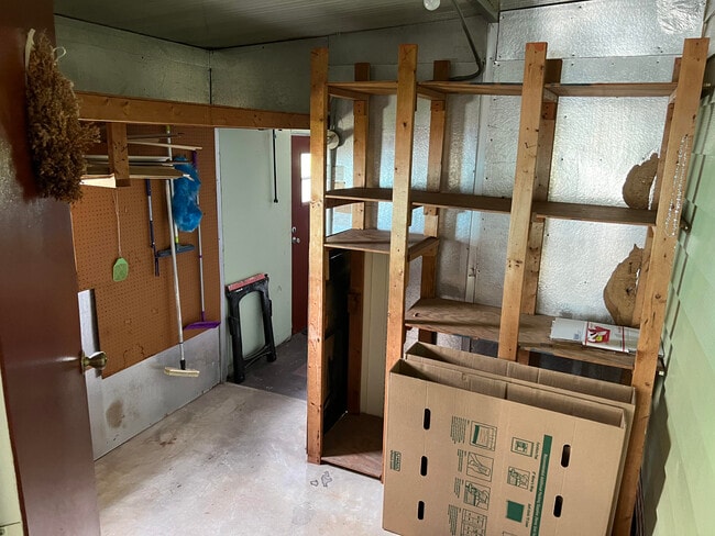 Building Photo - 2315 Coconut Palm Dr