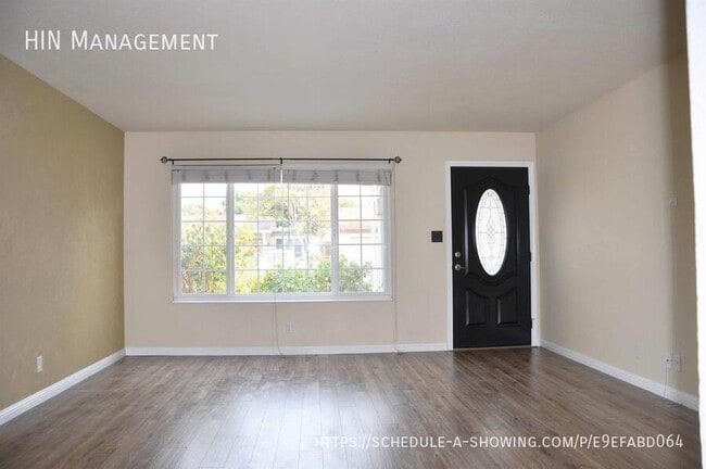 Building Photo - 2198 Goldcrest Cir
