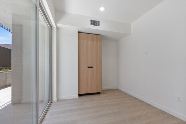 Building Photo - BRAND NEW CONSTRUCTION - Move-In Special 8...