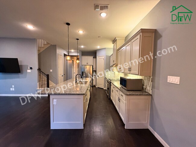Building Photo - Spacious 3-Bedroom Townhome in Prime Arlington Location – Stylish, Modern, and Move-In Ready!
