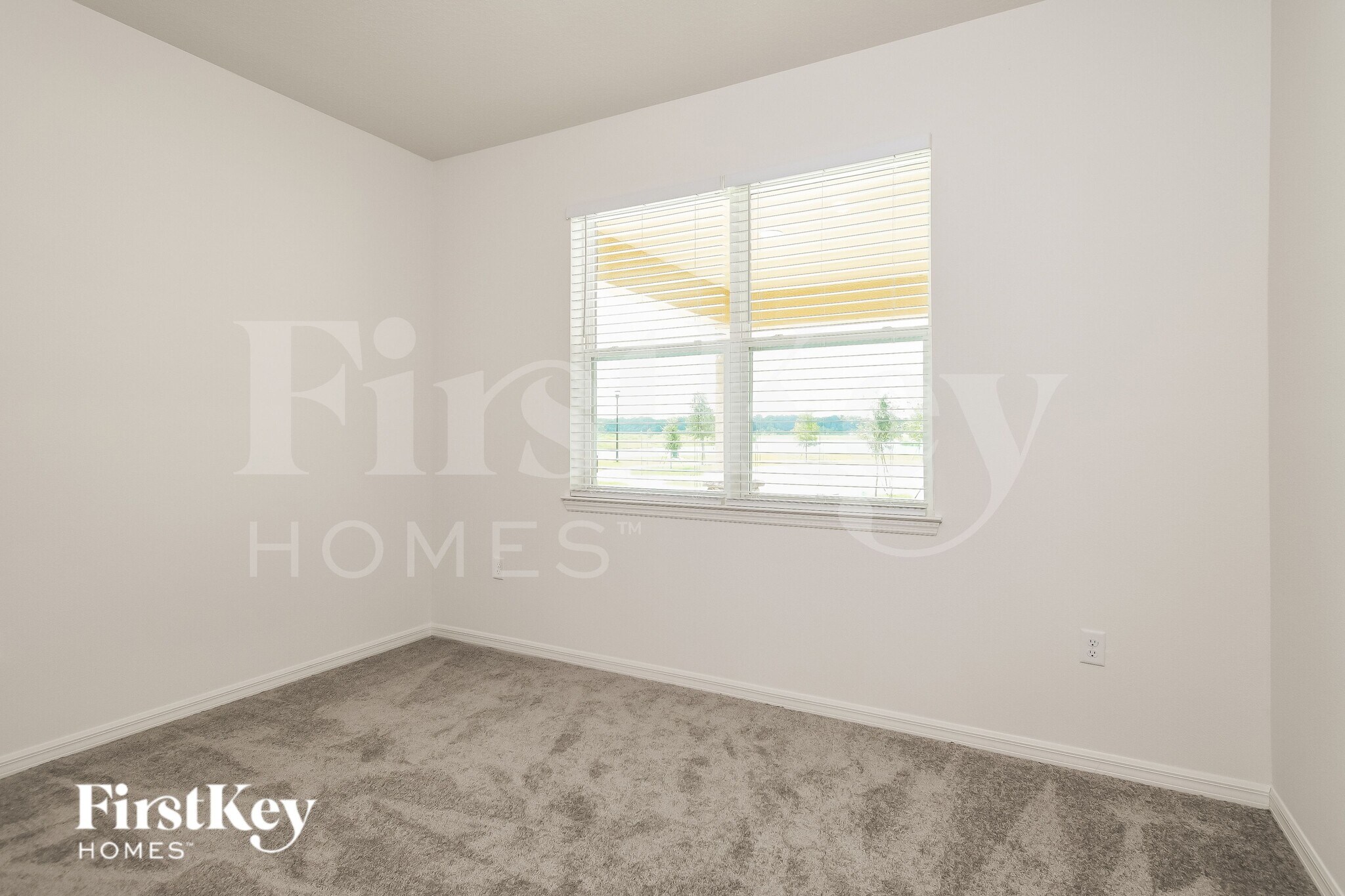 Building Photo - 1136 Spokane Pt