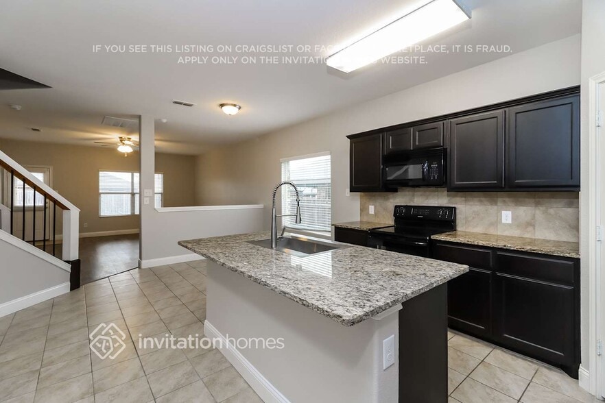 Building Photo - 652 Creekview Dr