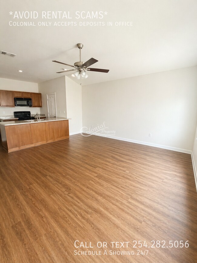 Building Photo - 3204 Stonewall Dr