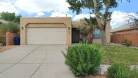 Building Photo - Lovely 3 Bedroom, 2 Bath In The NW!