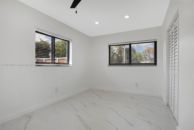 Building Photo - 17701 SW 92nd Ct