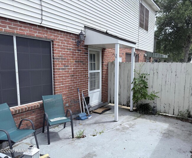Building Photo - 106 Molasses Row
