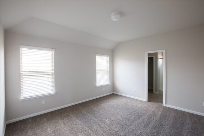 Building Photo - 12111 Parade Park Pl