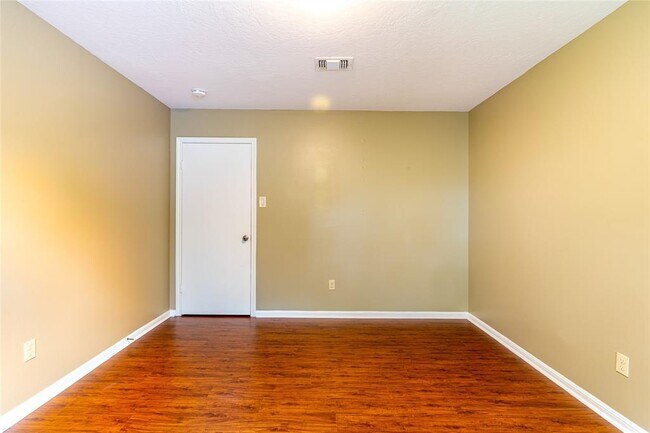 Building Photo - 2414 Cypress Hill