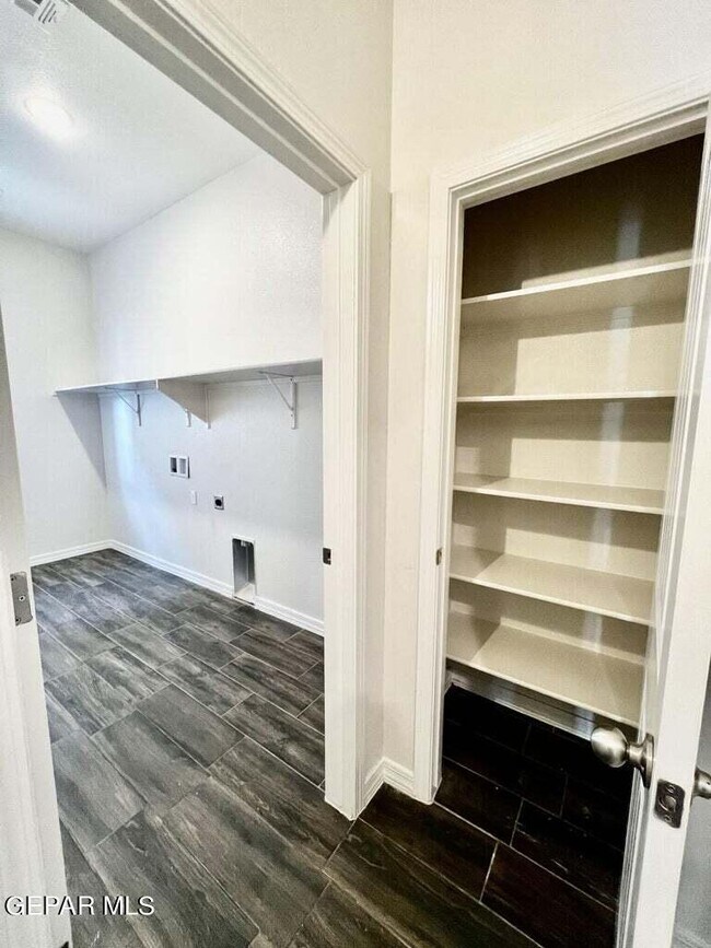 Building Photo - 13652 Glen Vista Ln