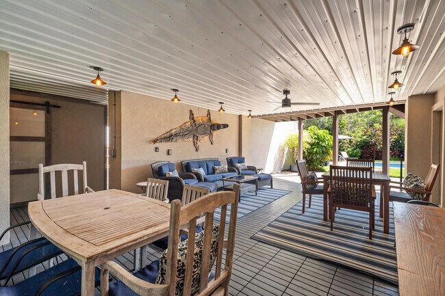 Building Photo - 430 Arricola Ave