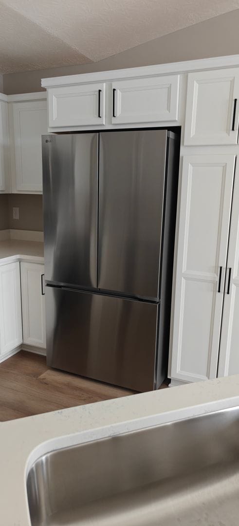 Building Photo - 568 Foxhill Dr