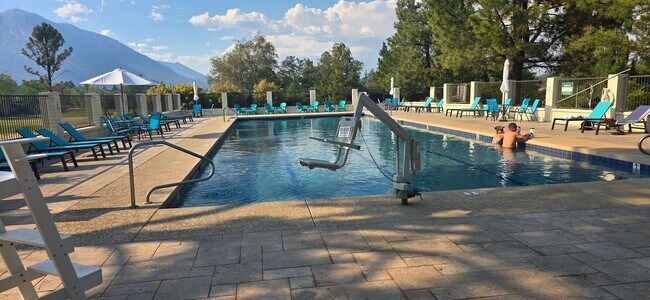 Building Photo - Fully furnished condo in Continental CC Flagstaff