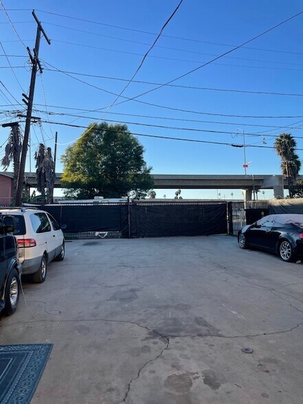 Building Photo - 11109 S Broadway