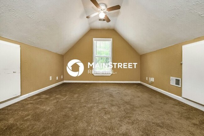Building Photo - 4 Bedroom Pet-Friendly Home in Snellville,...