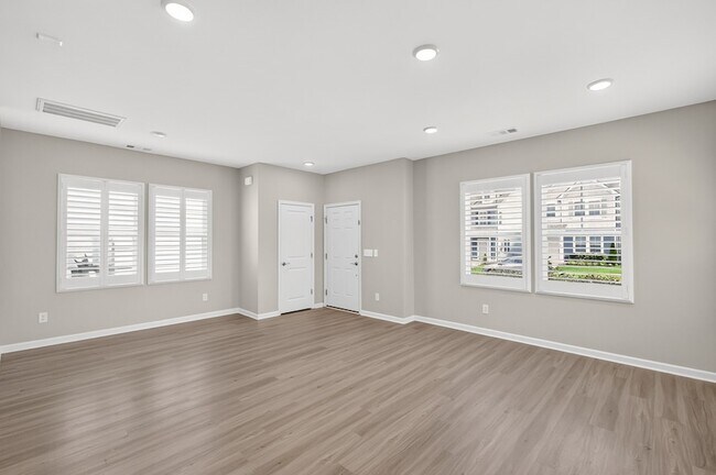 Building Photo - 182 Oasis Dr