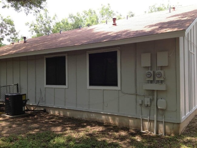 Building Photo - 107 Meteor Dr
